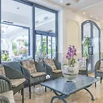 Royal Boutique Nuova Gestione 3* Riccione