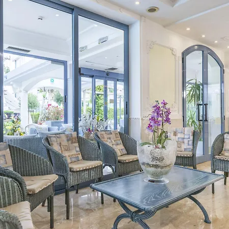 Royal Boutique 3* ريتشيوني