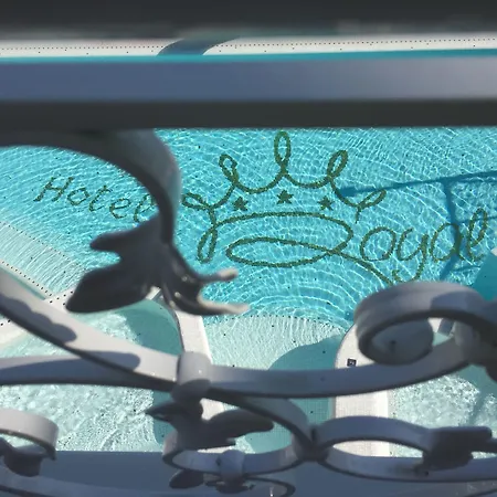 Royal Boutique ホテル