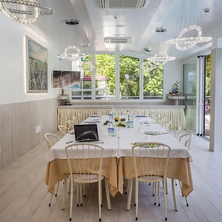 Royal Boutique ホテル 3*